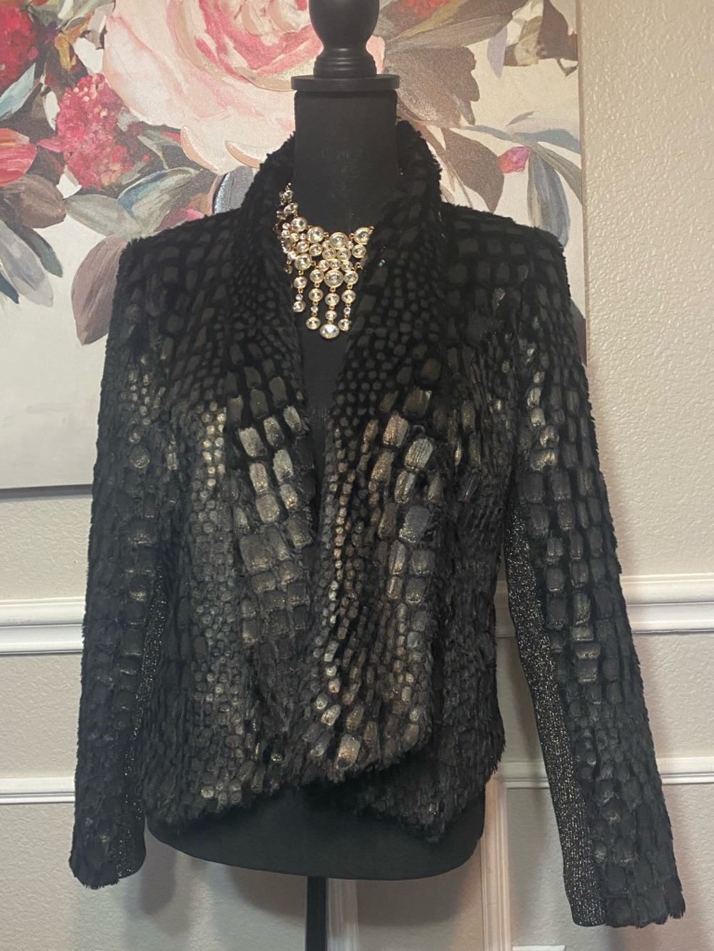 Textured Black Cropped Jacket - Picture 5 of 16